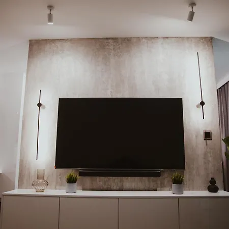 Unia Elegance Апартаменти